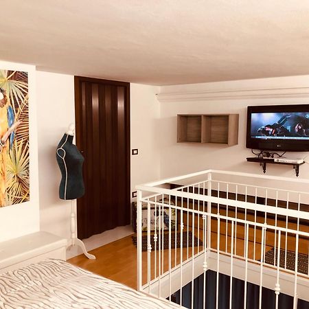 La Dimora Del Viaggiatore Luxury Apartments 마자라데발로 외부 사진