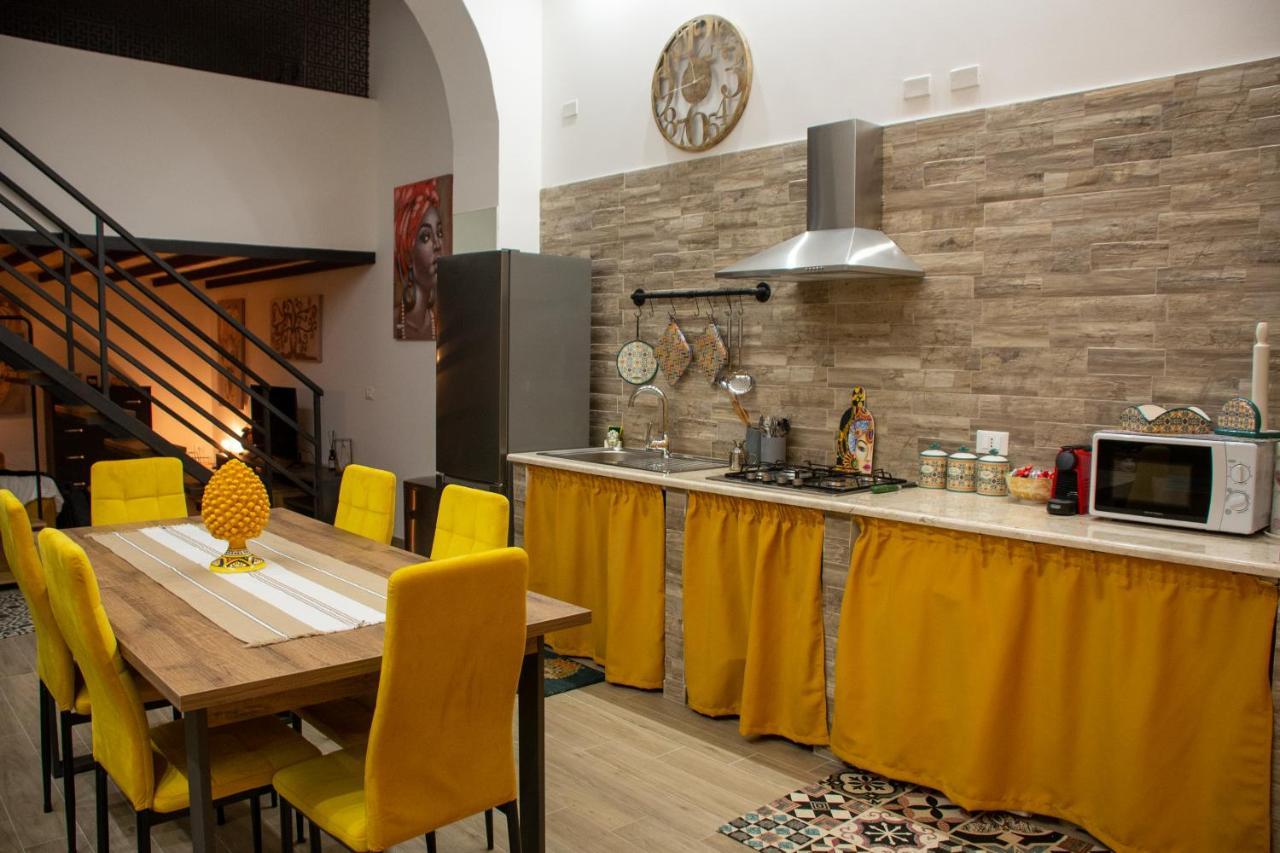 La Dimora Del Viaggiatore Luxury Apartments 마자라데발로 외부 사진