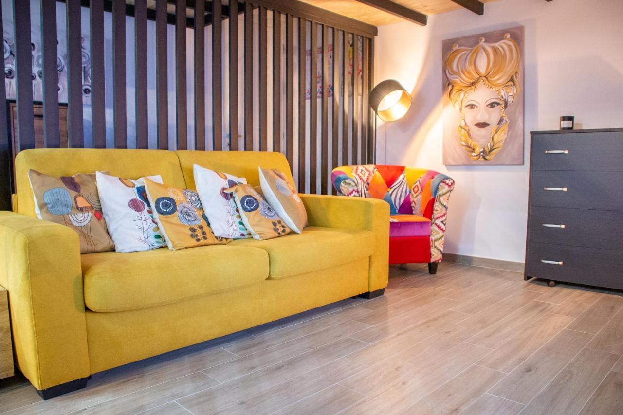 La Dimora Del Viaggiatore Luxury Apartments 마자라데발로 외부 사진