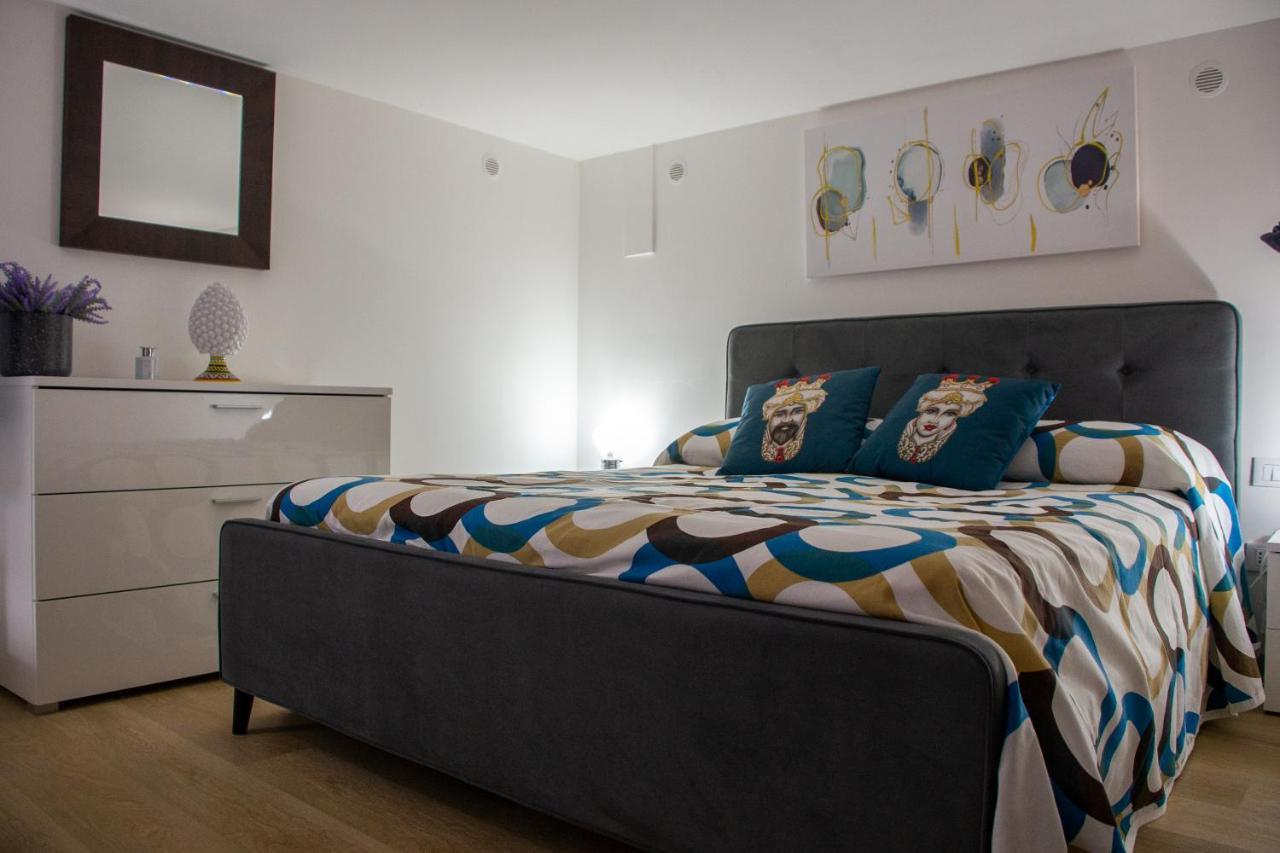 La Dimora Del Viaggiatore Luxury Apartments 마자라데발로 외부 사진
