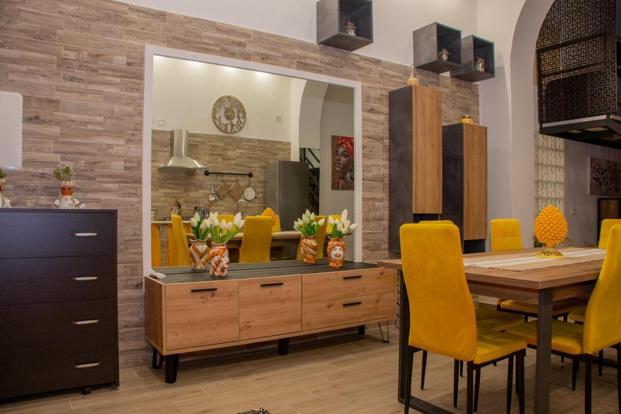 La Dimora Del Viaggiatore Luxury Apartments 마자라데발로 외부 사진