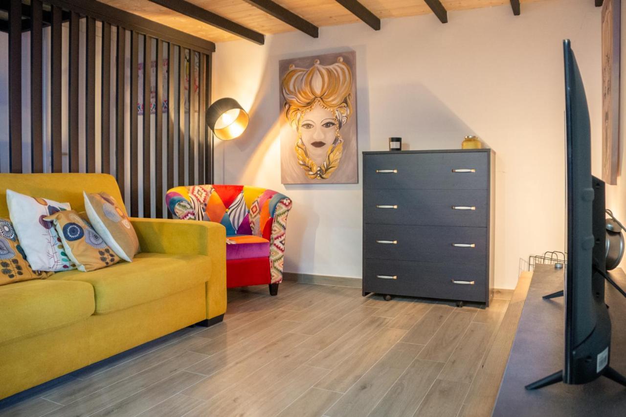La Dimora Del Viaggiatore Luxury Apartments 마자라데발로 외부 사진